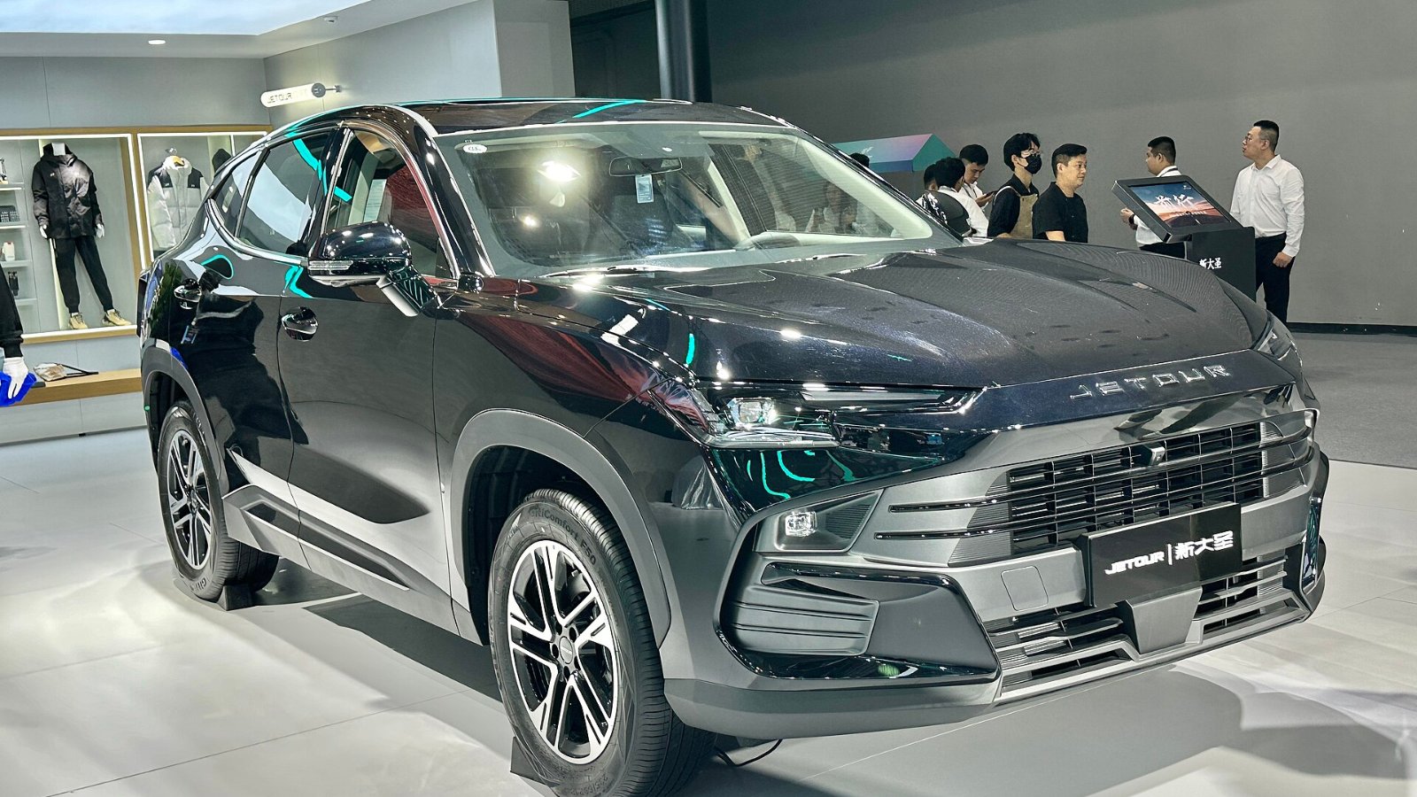 JETOUR Dashing renovado de color gris oscuro exhibido en el Salón del Automóvil de Cantón 2024